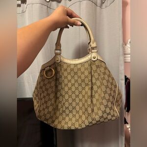 Beige Gucci sukey bag